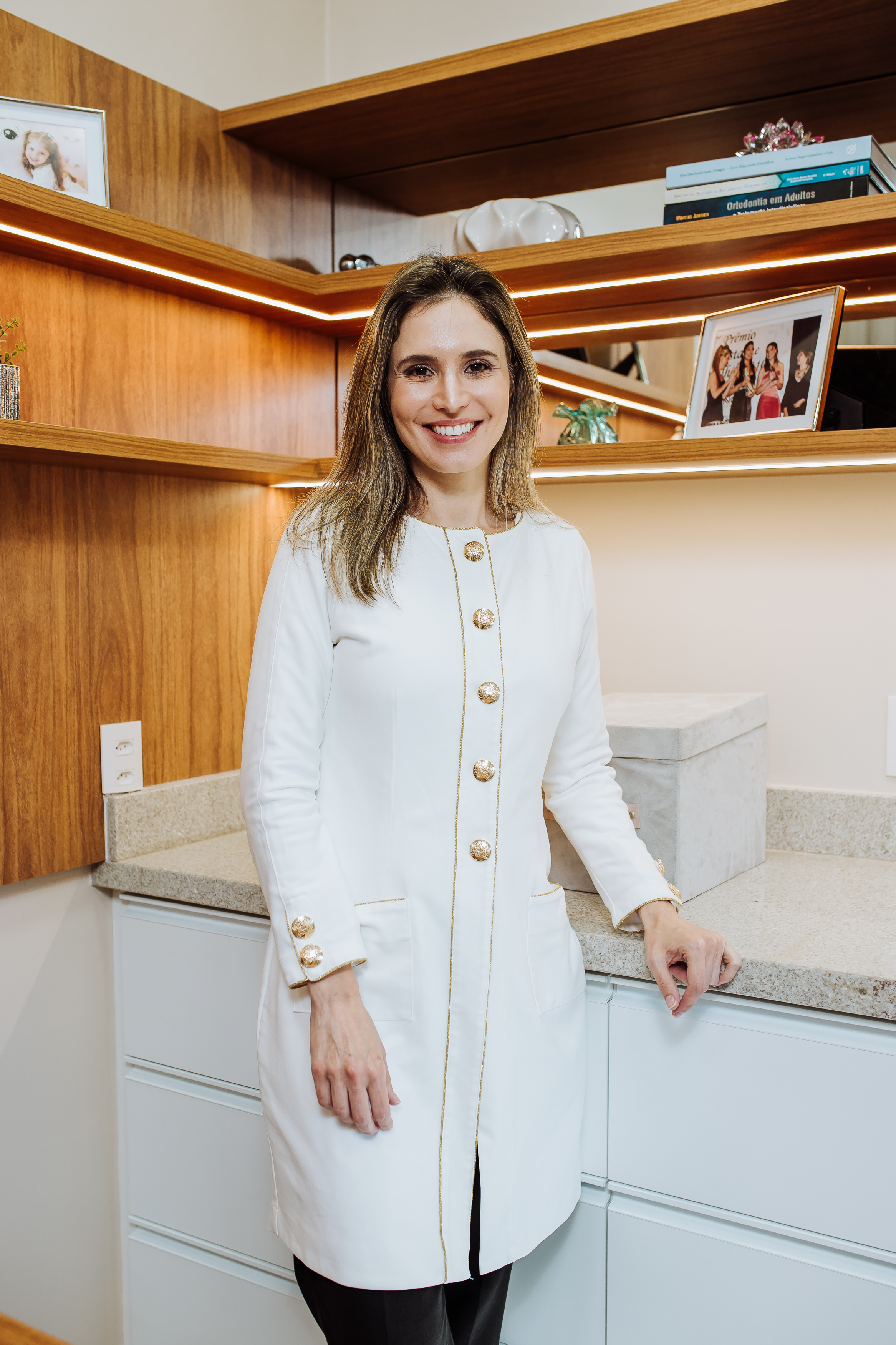 Dra. Emanoela Volles de Souza